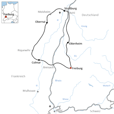 Karte mit Radweg entlang des Rheins von Freiburg nach Straßburg über Colmar, Obernai und Ettenheim. Route schwarz markiert durch das Elsass.