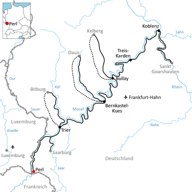 Karte mit Radroute entlang der Mosel von Perl nach Koblenz über Trier, Bernkastel-Kues, Treis-Karden. Route als schwarze Linie markiert.